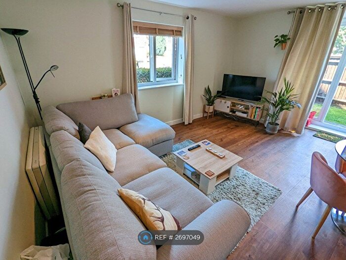 2 Bedroom Flat To Rent In Consero Court, Surbiton, KT5