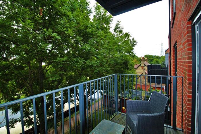 1 Bedroom Apartment To Rent In Hazlemere Marina, Waltham Abbey, EN9