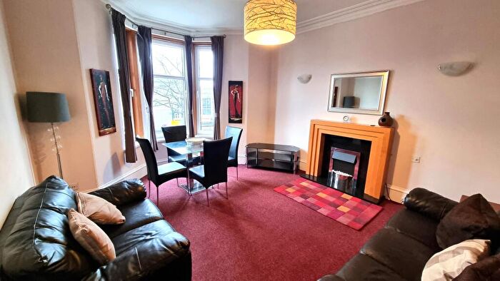 3 Bedroom Flat To Rent In Grosvenor Place, Rosemount, Aberdeen, AB25