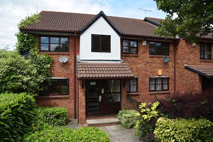 2 Bedroom Apartment To Rent In Griffin Walk, Greenhithe, Kent, DA9