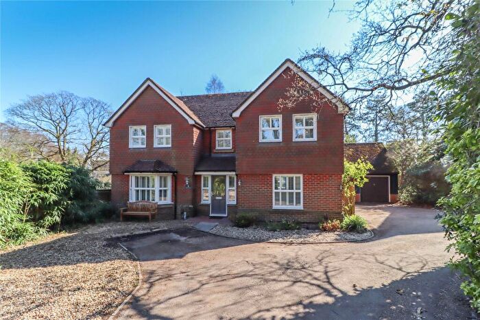 4 Bedroom Detached House For Sale In Sarum Close, Winchester, Hampshire, SO22