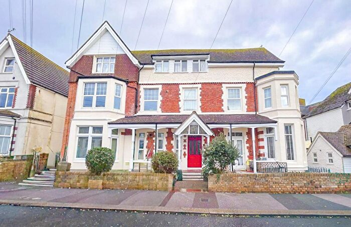 2 Bedroom Flat For Sale In Eversley Road, Bexhill, TN40