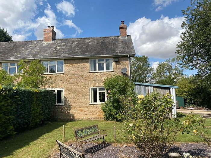 3 Bedroom Semi-Detached House For Sale In West Farm Cottages, Witham-on-the-Hill, PE10