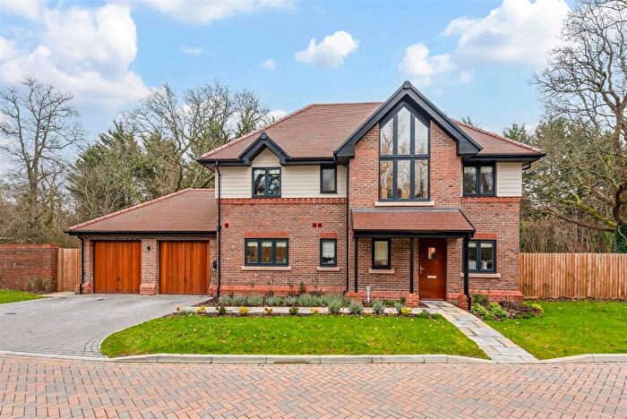 5 Bedroom Detached House For Sale In Arundel Road, Fontwell, BN18