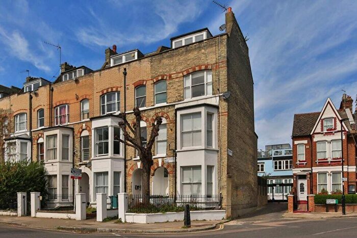 1 Bedroom Flat To Rent In Marlborough Road, Upper Holloway, N19