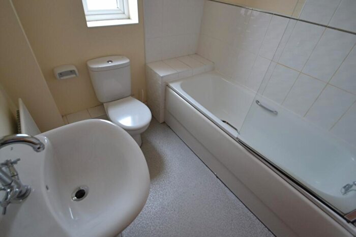 4 Bedroom Semi-Detached House To Rent In Bold Street, Hulme, Manchester, M15
