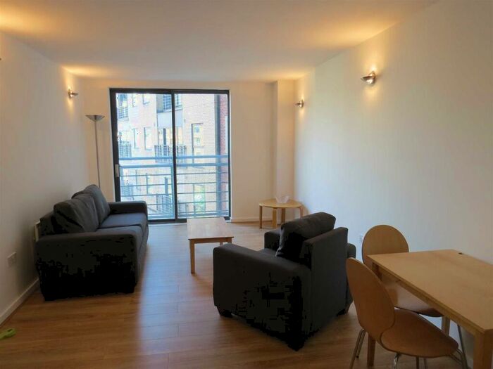 2 Bedroom Apartment To Rent In City Point, Chapel Street, M3