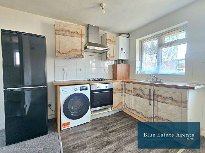 1 Bedroom Maisonette To Rent In Clark Way, Hounslow, TW5