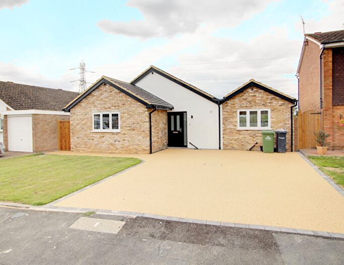 3 Bedroom Bungalow For Sale In Chiltern Close, Goffs Oak, Waltham Cross, EN7