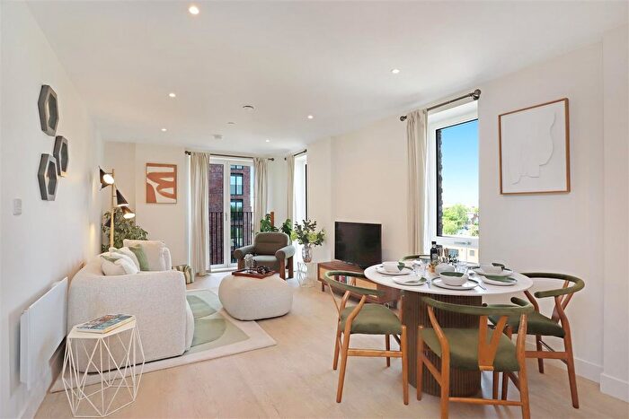 2 Bedroom Flat For Sale In Eliza Yard, Ancoats, M4