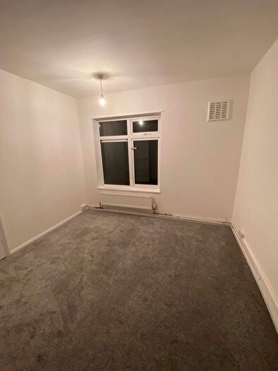 1 Bedroom Maisonette To Rent In Thurlby Close, Woodford Green, IG8