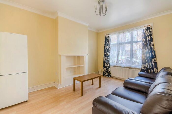 4 Bedroom Property To Rent In Longmead Road, Tooting, London, SW17