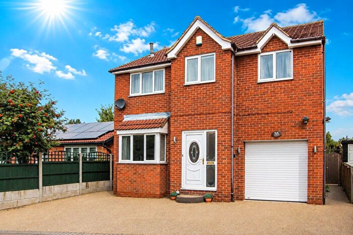 4 Bedroom Detached House For Sale In Woodmoor Rise, Crigglestone, Wakefield, WF4