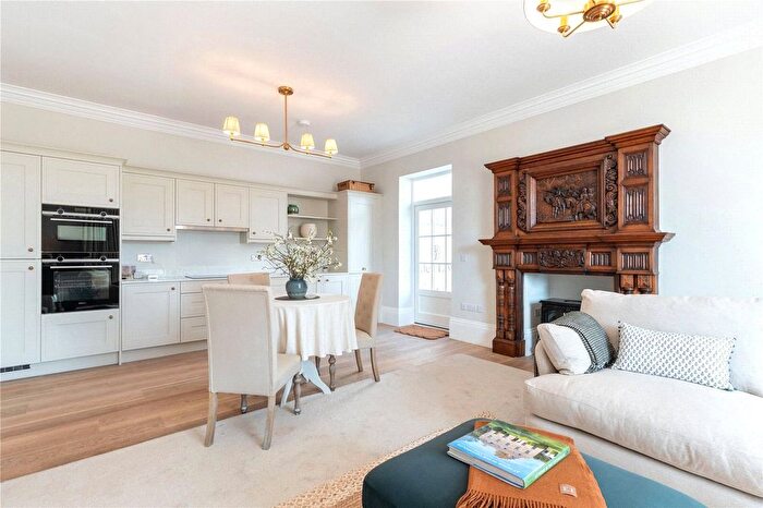 2 Bedroom Flat For Sale In The Manor At Arden Lawn, Henley-In-Arden, Warwickshire, B95
