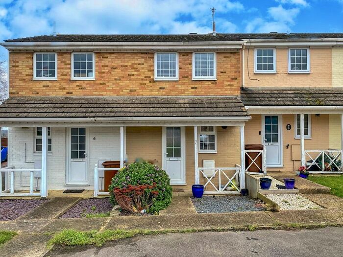 2 Bedroom Terraced House To Rent In Millfields, Chatham, ME5