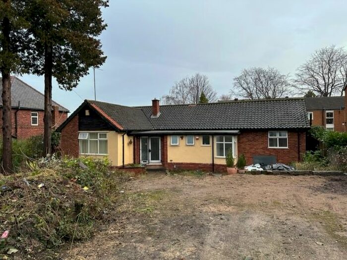 3 Bedroom Bungalow To Rent In Norwood Road, Sheffield, S5