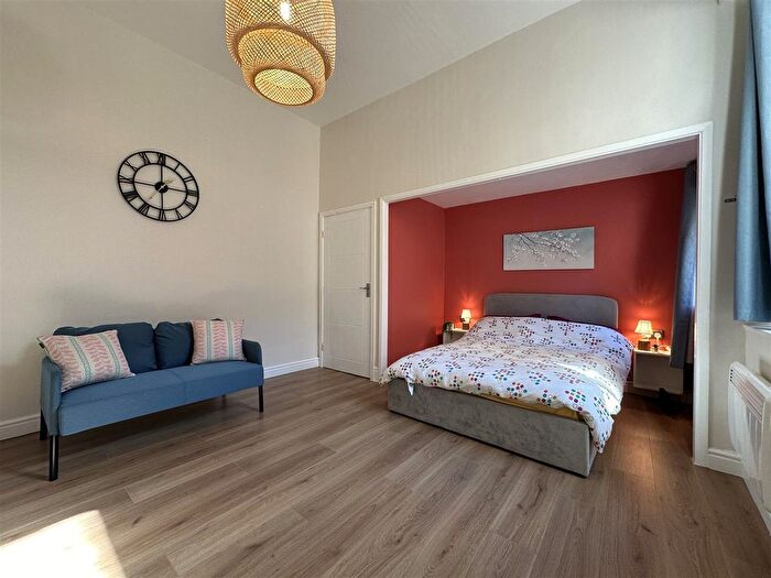 1 Bedroom Flat To Rent In Aberdeen Walk, Scarborough, YO11