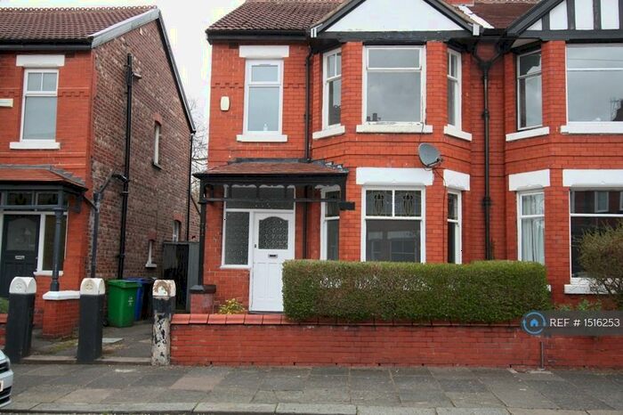 3 Bedroom Semi-Detached House To Rent In Roseleigh Avenue, Manchester, M19