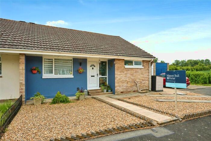 2 Bedroom Bungalow For Sale In Forest Hills, Newport, Isle Of Wight, PO30
