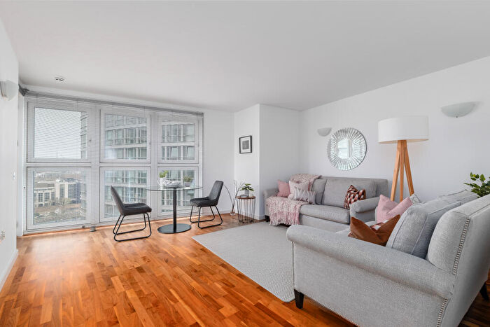 2 Bedroom Flat For Sale In Fairmont Avenue, London, E14