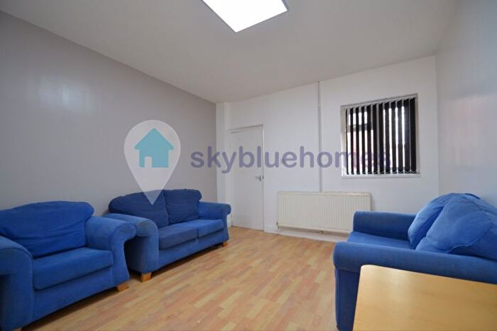 4 Bedroom Terraced House To Rent In Burnmoor Street, Leicester, LE2