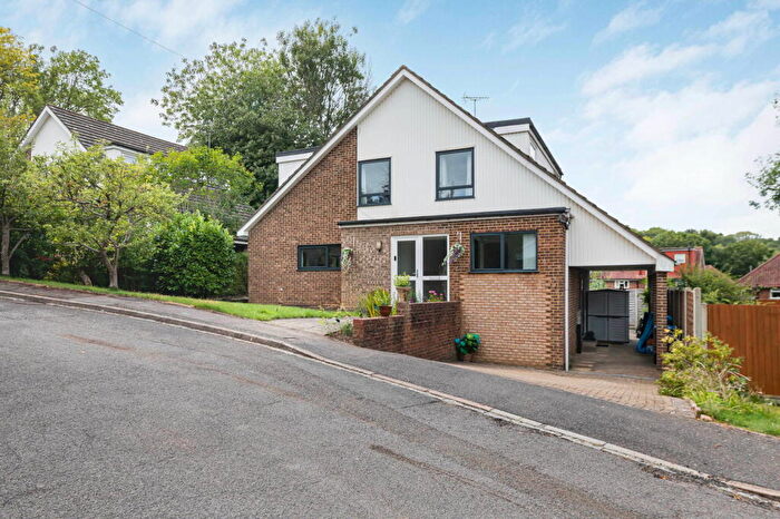 4 Bedroom Detached House For Sale In Haycroft Close, Coulsdon, CR5