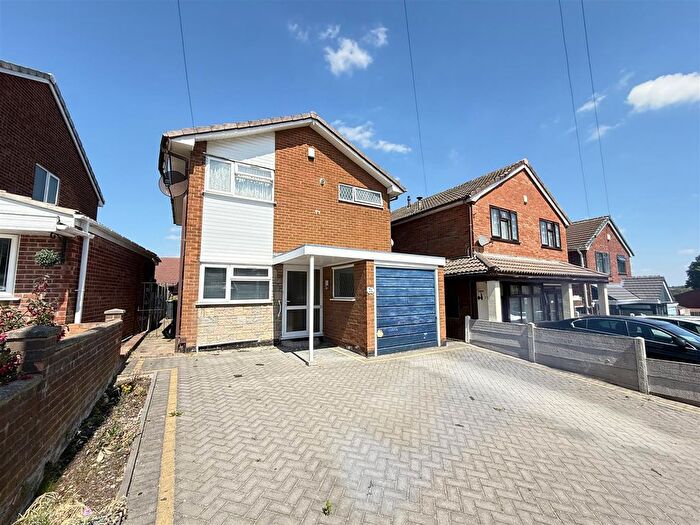 3 Bedroom Detached House To Rent In Hill Street, Wednesbury, WS10