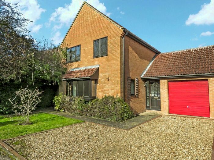3 Bedroom Link Detached House To Rent In Maple Close, Bluntisham, Huntingdon, Cambridgeshire, PE28