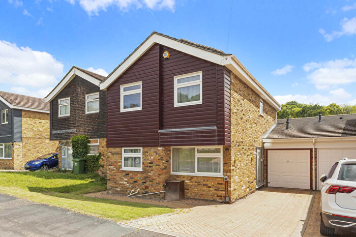 4 Bedroom Detached House For Sale In Highwoods Drive, Marlow, Buckinghamshire, SL7