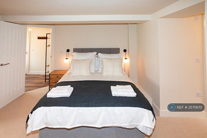 1 Bedroom Flat To Rent In High Street, Chipping Norton, OX7