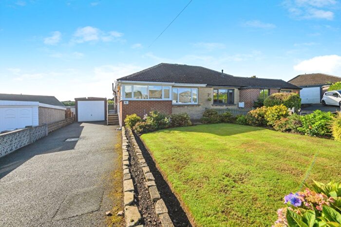 2 Bedroom Semi-Detached House For Sale In Chiltern Avenue, Huddersfield, HD3