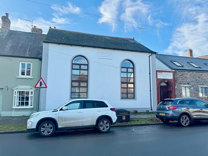 3 Bedroom Flat For Sale In Maryport Street, Usk, NP15