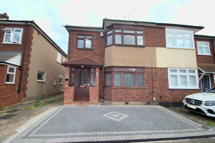 3 Bedroom Property To Rent In Franmil Road, Hornchurch RM12
