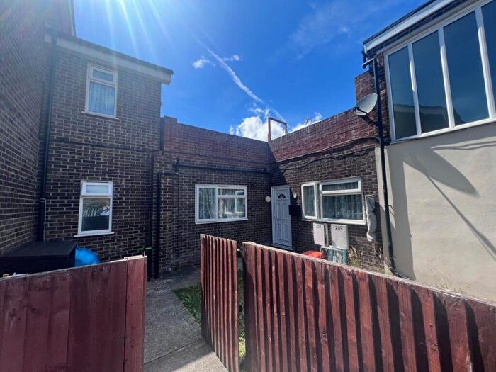 2 Bedroom Maisonette To Rent In St Michaels Road, Canvey Island, SS8