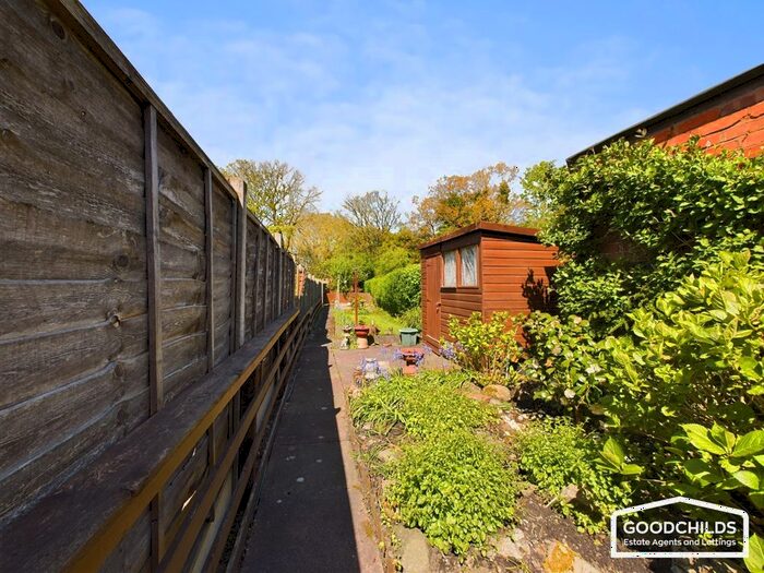 3 Bedroom Terraced House For Sale In Long Lane, Great Wryley, WS6