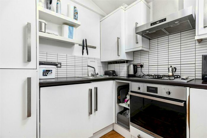 2 Bedroom Apartment To Rent In Campbell Road, Bow, London, E3