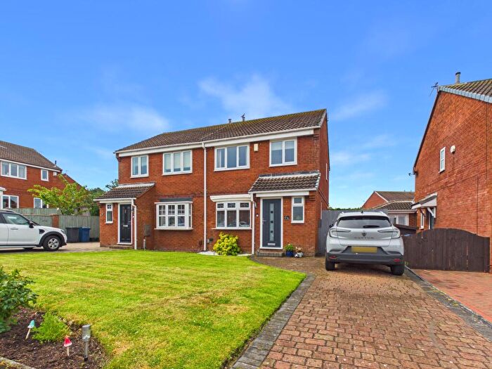 3 Bedroom Semi Detached House For Sale In Green Hill Walk, South Shields, NE34