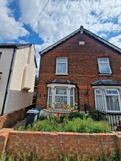 3 Bedroom Semi-Detached House For Sale In Byron Road, Wealdstone, Harrow, HA3