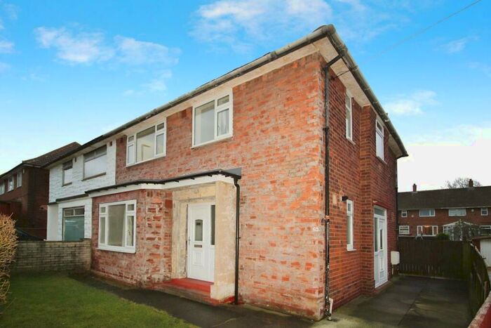 4 Bedroom Semi-Detached House To Rent In Rosgill Drive, Leeds, West Yorkshire, LS14