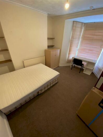 6 Bedroom Terraced House To Rent In Broadway, Treforest, CF37