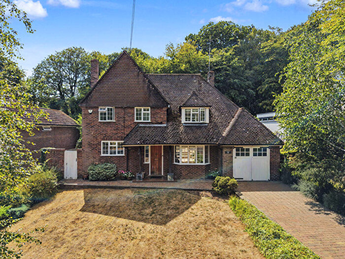 3 Bedroom Detached House For Sale In Bishops Road, Tewin Wood, AL6