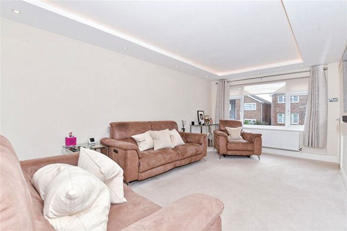 4 Bedroom Detached House For Sale In Langdale Rise, Maidstone, Kent, ME16