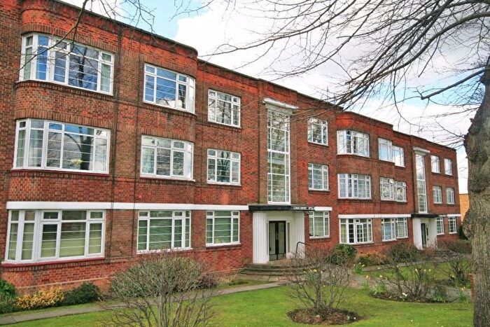 3 Bedroom Flat To Rent In Argyle Road, London, W13