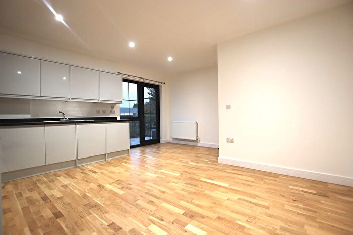 2 Bedroom Flat To Rent In Stafford Road, CR0