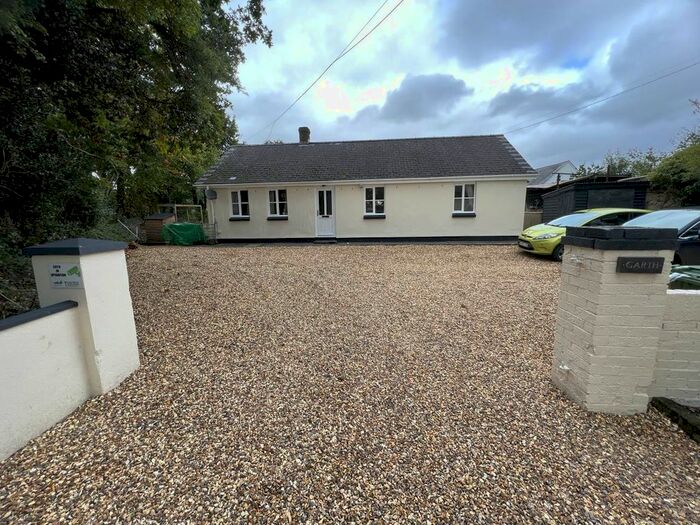 3 Bedroom Bungalow For Sale In Garth, Talsarn, Lampeter, SA48