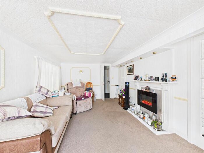 2 Bedroom Park Home For Sale In Seaholme Road, Mablethorpe, LN12