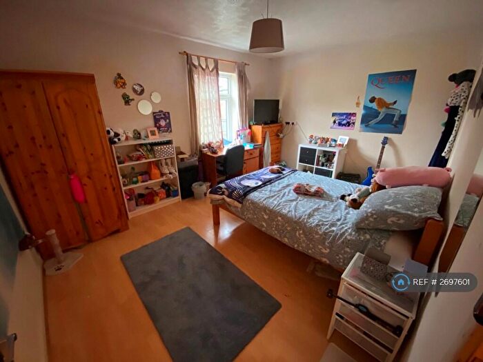 3 Bedroom Terraced House To Rent In Portswood Road, Southampton, SO17
