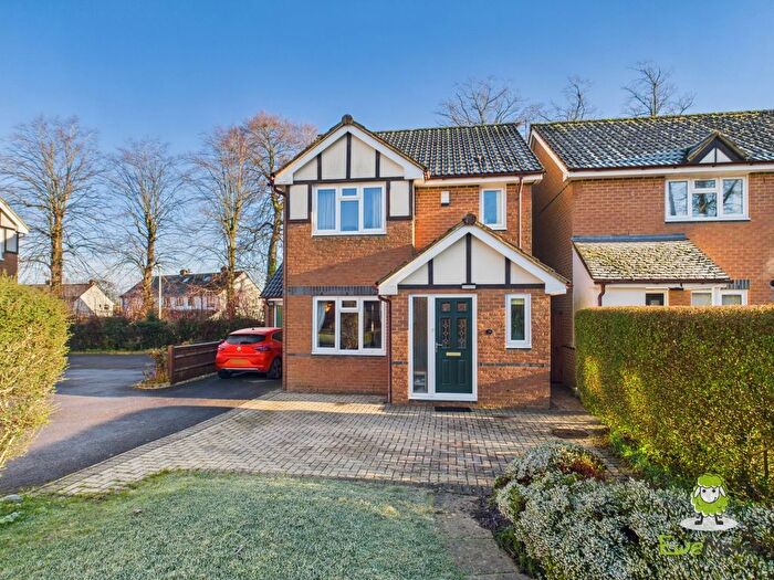3 Bedroom Detached House For Sale In St. Thomas Close, Basingstoke, Hampshire, RG21
