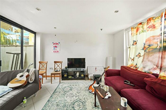 4 Bedroom Terraced House To Rent In Tavistock Mews, Holloway, N19