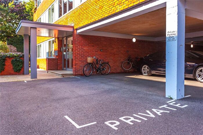 2 Bedroom Flat For Sale In Caxton Court, St Marks Road, Henley-On-thames, Oxfordshire, RG9